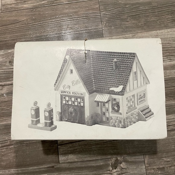 🎄Department56🎄Service Station - Picture 2 of 6